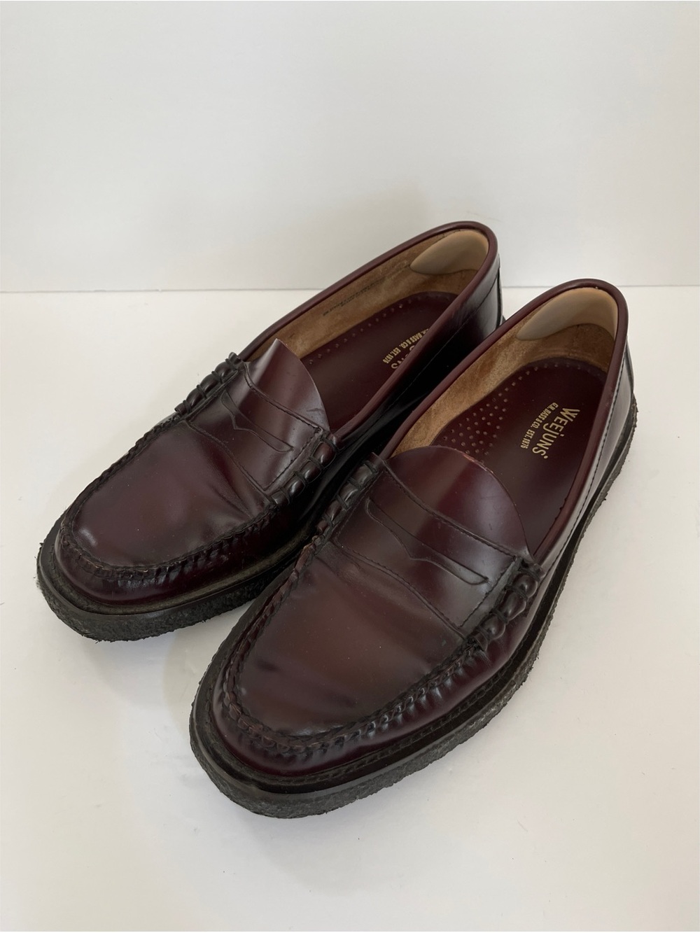 G.H. Bass & Co Weejuns Wine Loafers Men’s Size 10 ****need repairs****